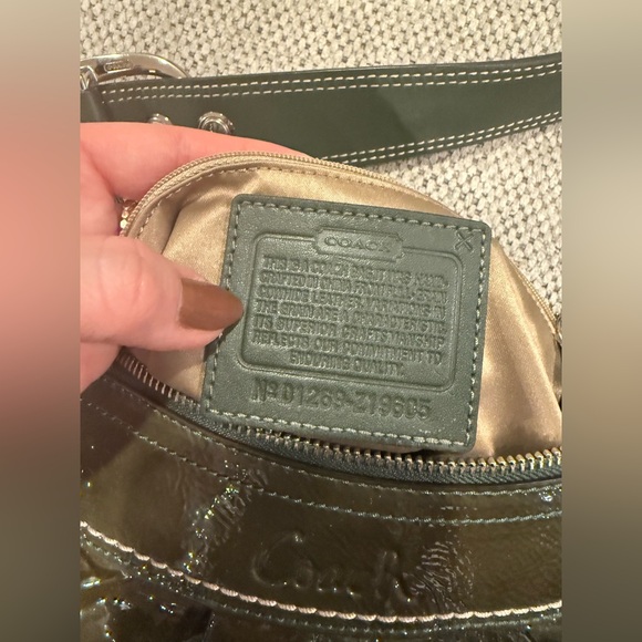 Vintage Olive green Coach shoulder bag - 2000s style - EUC - Picture 7 of 9